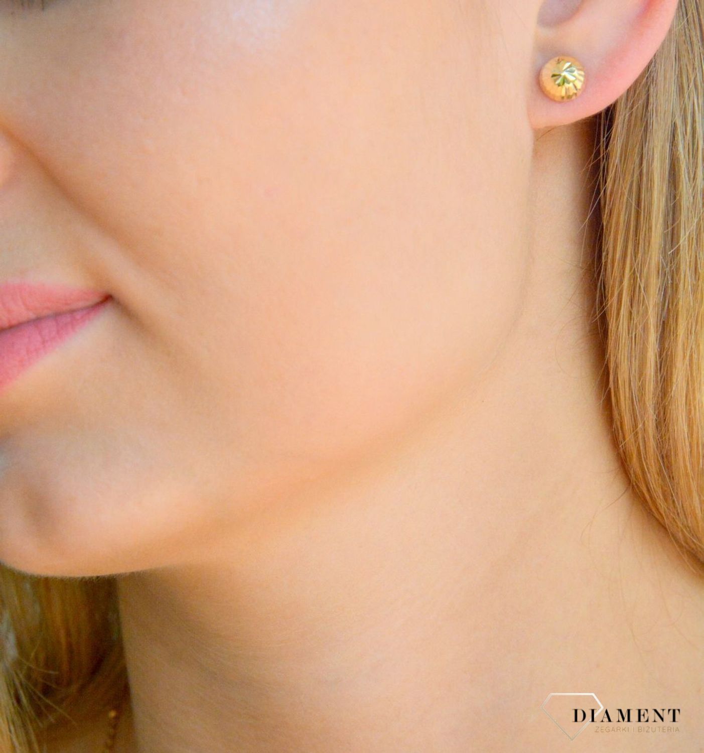 Złote kolczyki damskie 375 grawerowane wkrętki półkule KL 8830 375.jpg